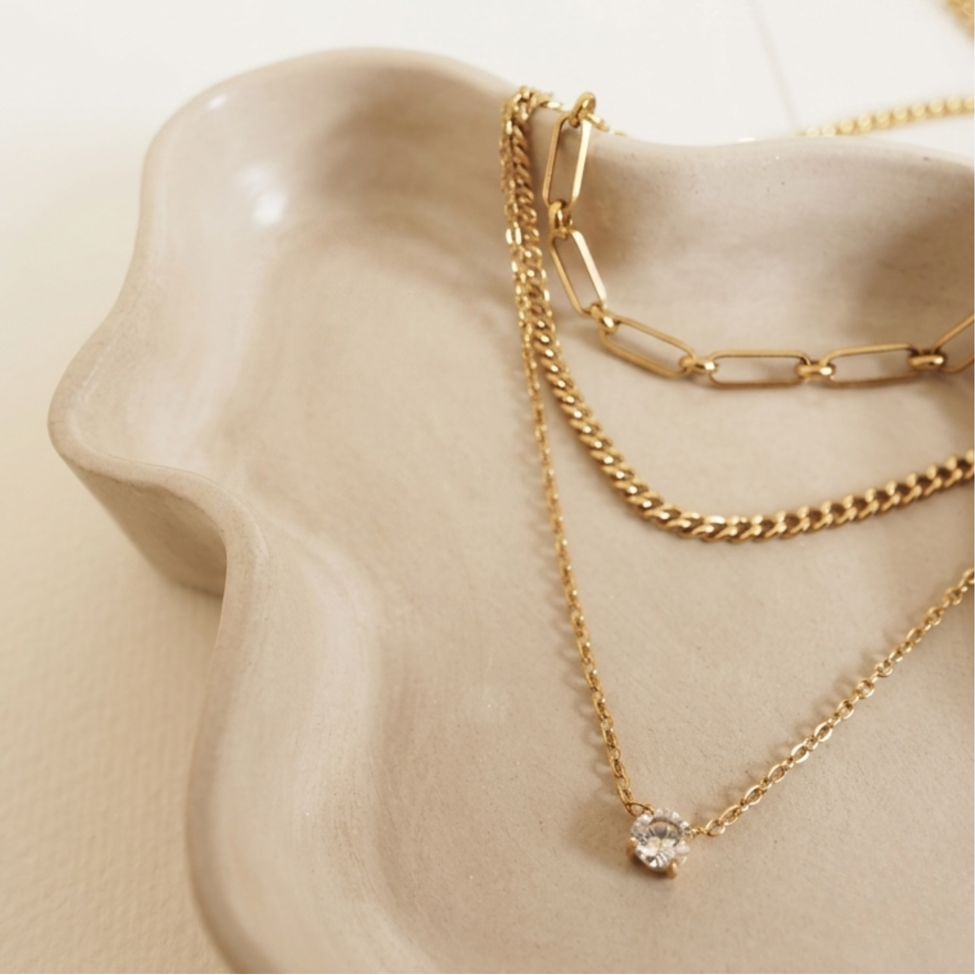 RAFAELLA
- acero inoxidable 316L oro 18K waterproof