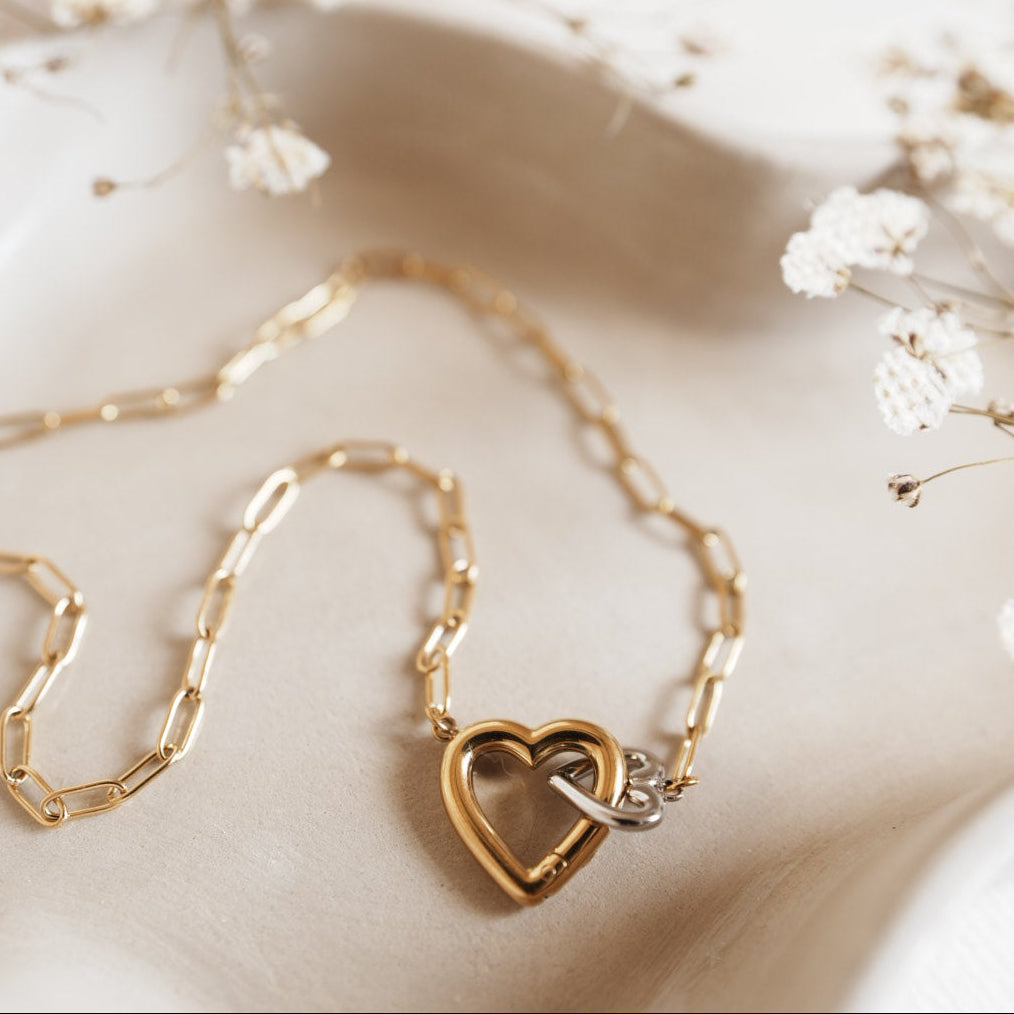 AMORE
- acero inoxidable 316L oro 18K waterproof
