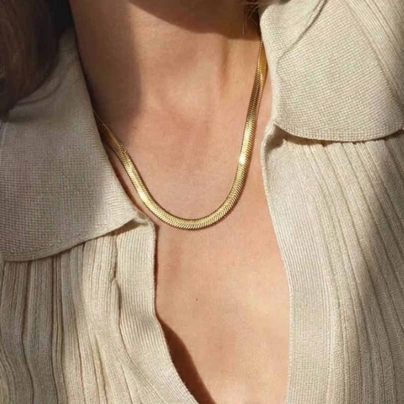 GRAZIA
- acero inoxidable 316L oro 18K waterproof
